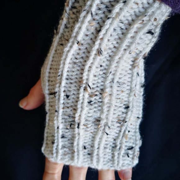 Aran Tweed HandKnit in Canada Seamless Fingerless Gloves Mitten Glovelet - Picture 5 of 5